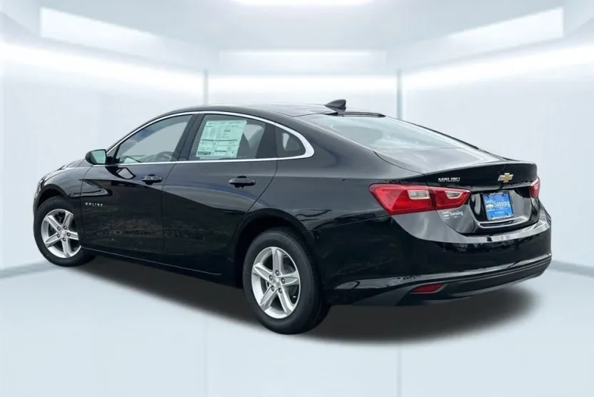 2025 Chevrolet Malibu LS photo 1