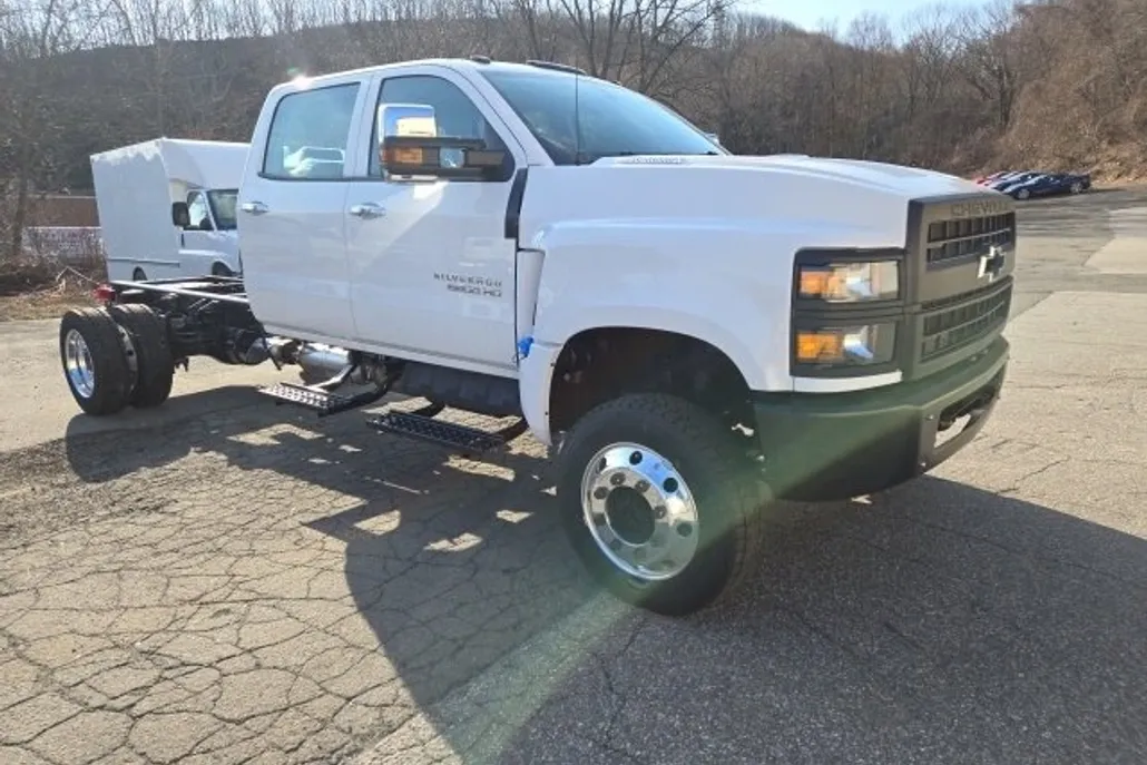 2024 Chevrolet Silverado 5500HD 4500HD Work Truck photo 1