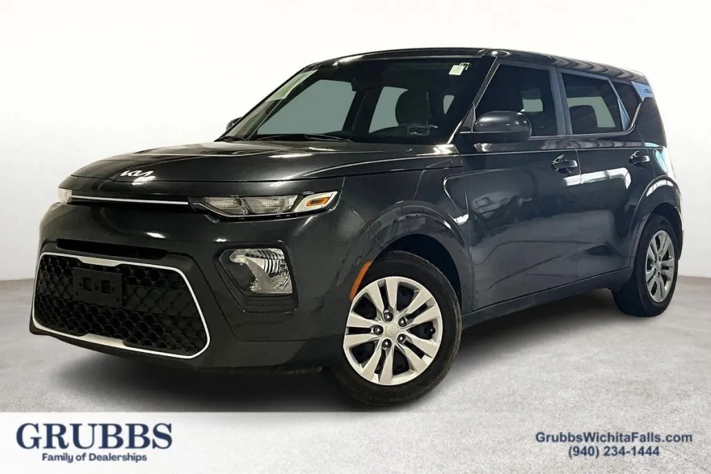 2022 Kia Soul LX photo 1