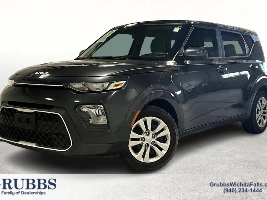 2022 Kia Soul LX photo 1