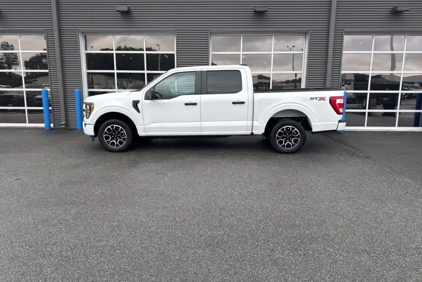 2023 Ford F-150 XL photo 1