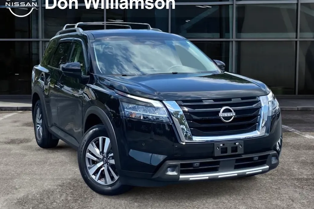 2022 Nissan Pathfinder SL photo 1