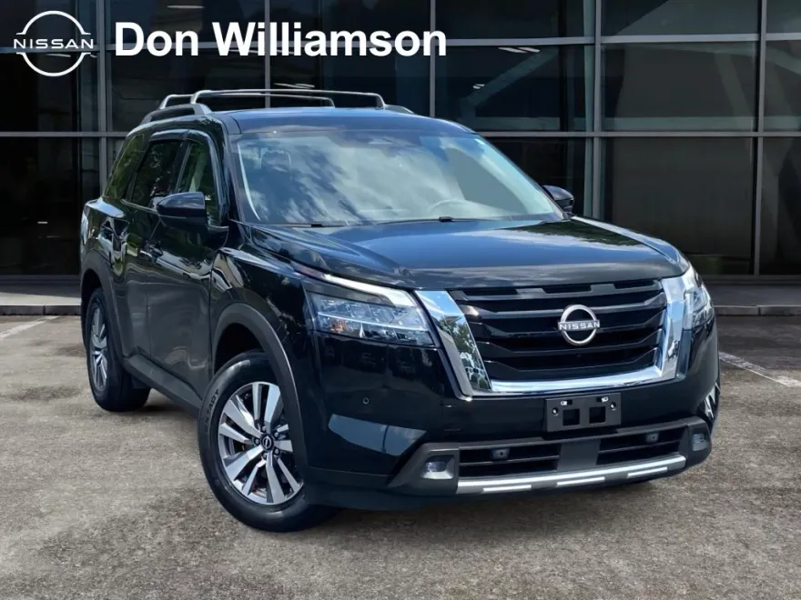 2022 Nissan Pathfinder SL photo 1