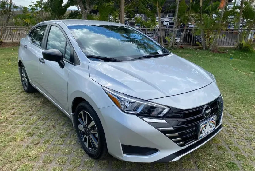 2024 Nissan Versa 1.6 S photo 1