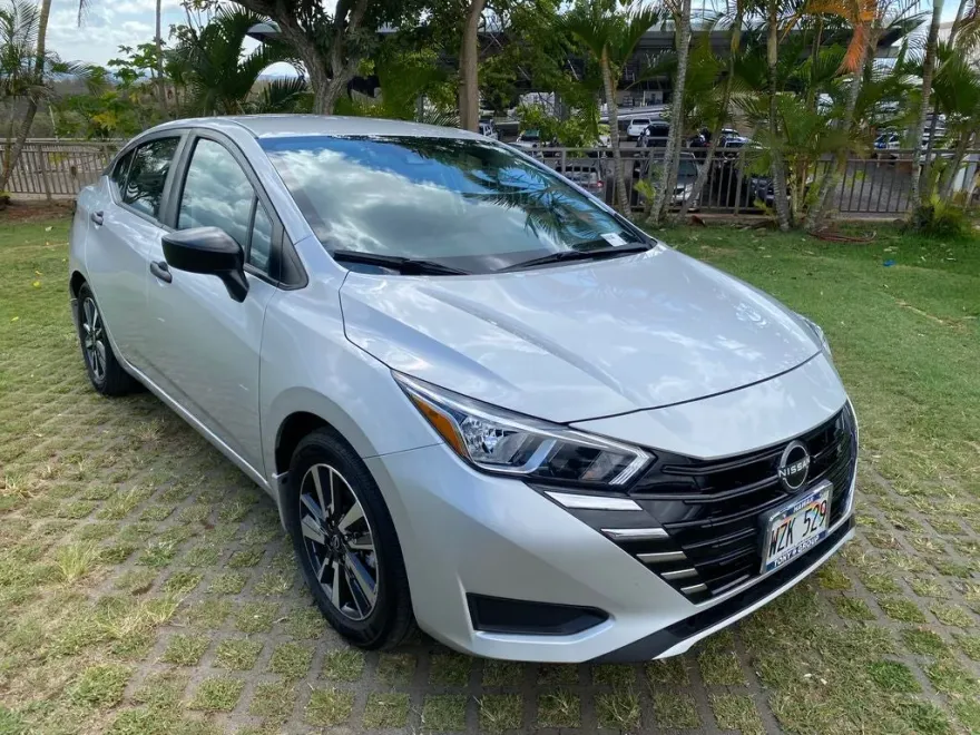 2024 Nissan Versa 1.6 S photo 1