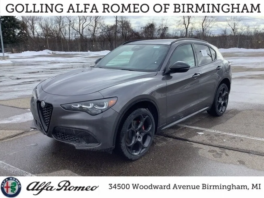 2025 Alfa Romeo Stelvio photo 1