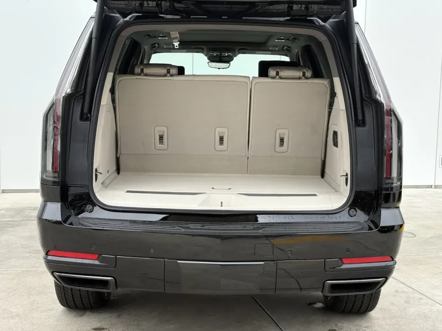 2025 Cadillac Escalade Sport Platinum photo 1