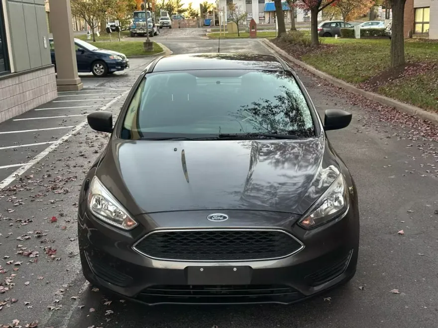 2018 Ford Focus Sedan photo 1