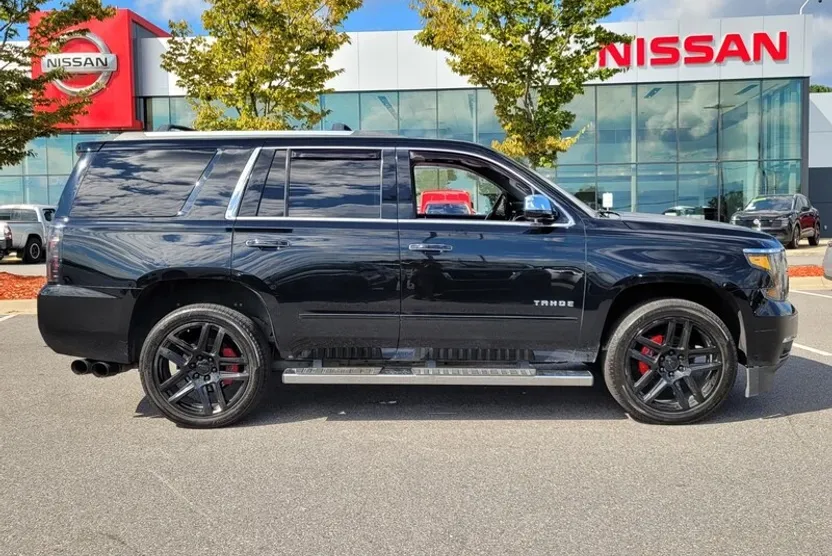 2017 Chevrolet Tahoe Premier photo 1