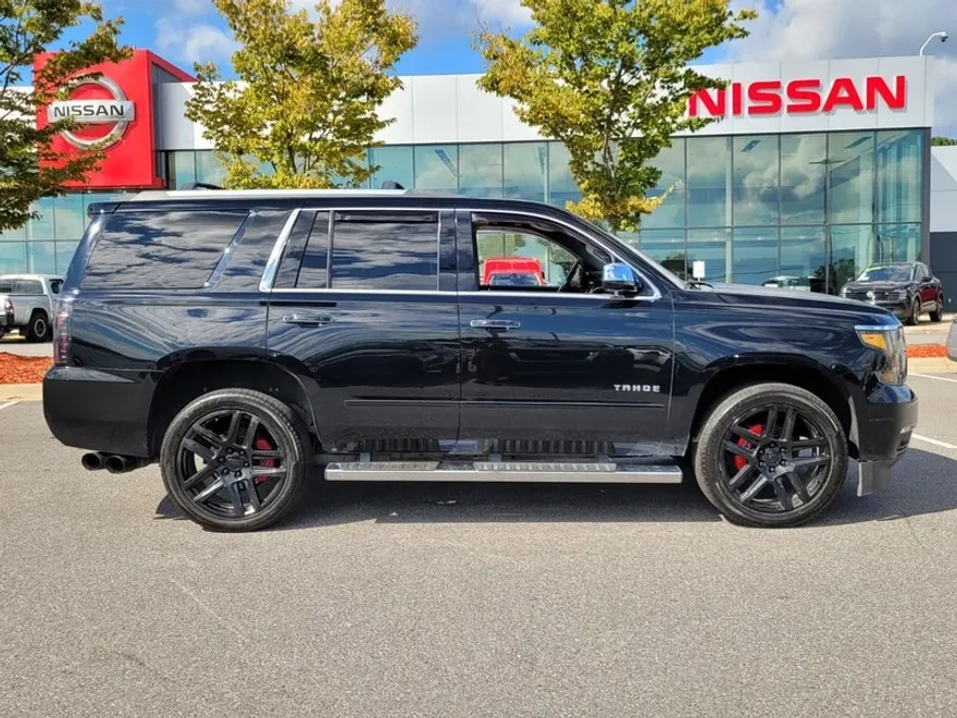 2017 Chevrolet Tahoe Premier photo 1