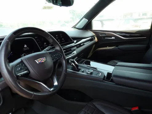 2023 Cadillac Escalade ESV Premium Luxury Platinum photo 4
