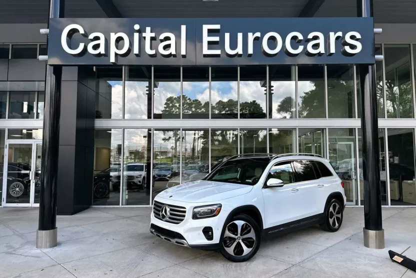 2024 Mercedes Benz GLB 250 photo 1