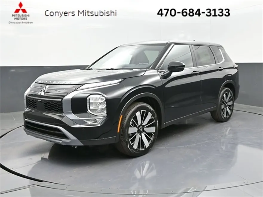 2025 Mitsubishi Outlander SE photo 1