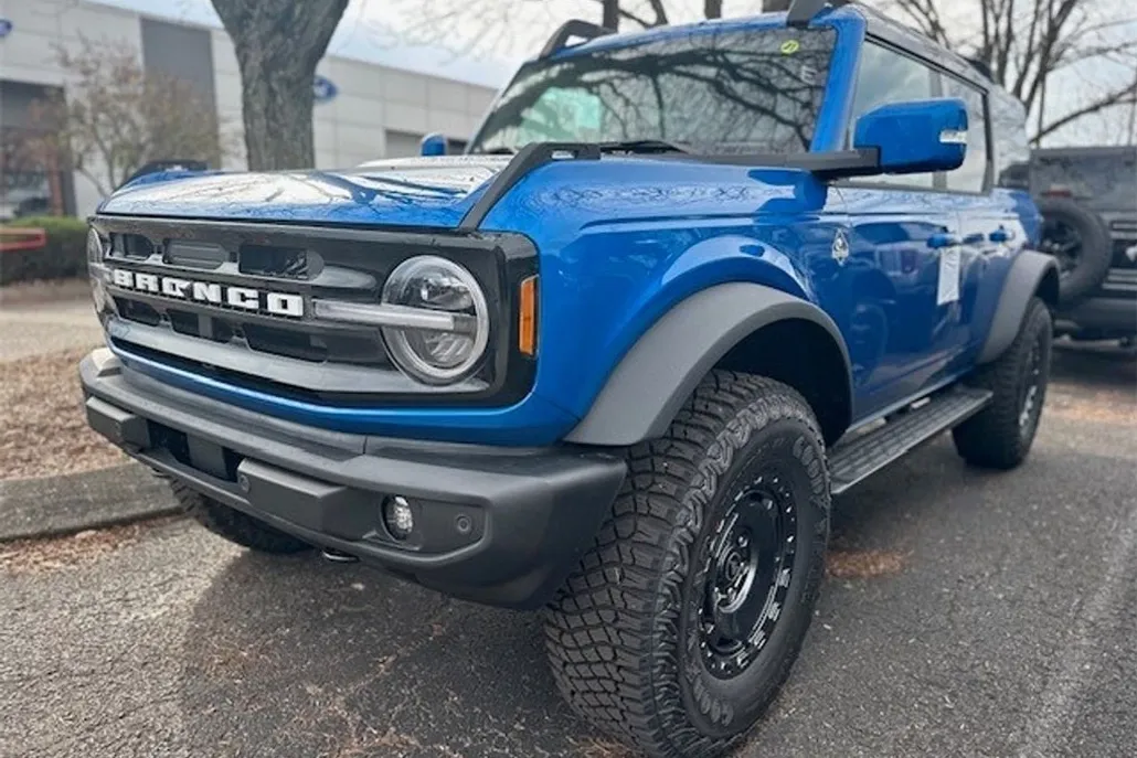 2024 Ford Bronco Outer Banks photo 1