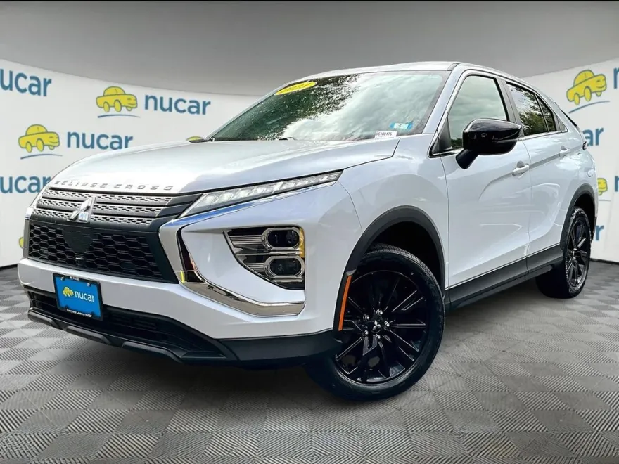 2023 Mitsubishi Eclipse Cross LE photo 1