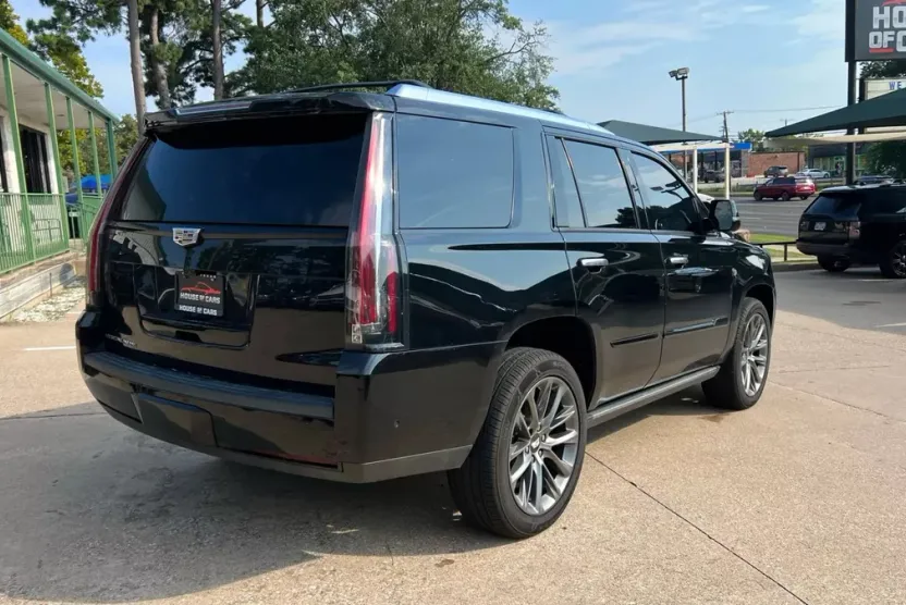 2019 Cadillac Escalade Platinum Sport photo 1