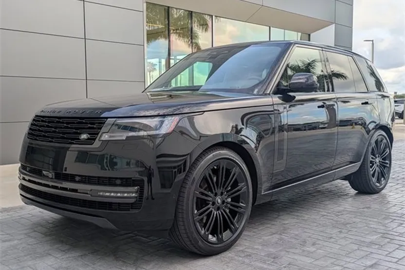 2025 Land Rover Range Rover SE photo 1