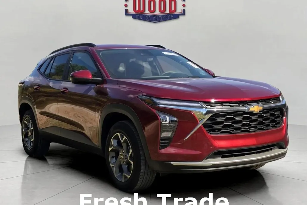 2025 Chevrolet Trax LT photo 1