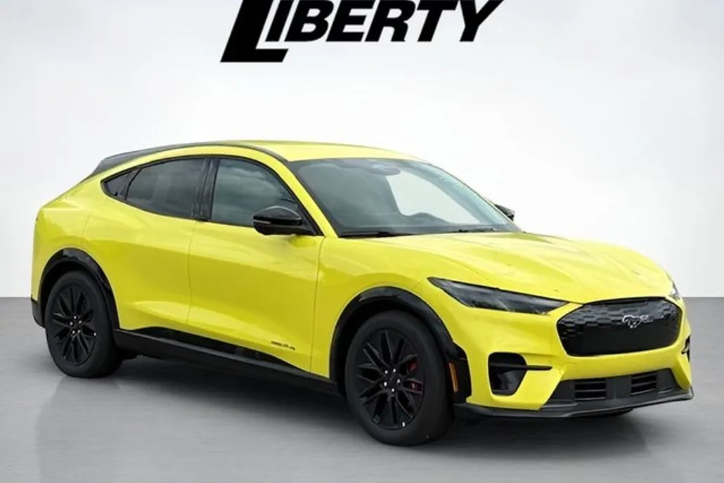 2025 Ford Mustang Mach-E Premium photo 1