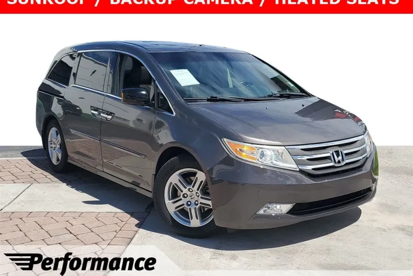 2011 Honda Odyssey Touring photo 1