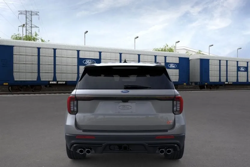 2025 Ford Explorer ST photo 1