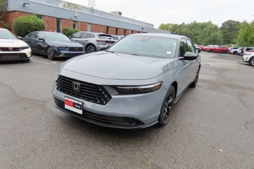 2025 Honda Accord SE photo 1