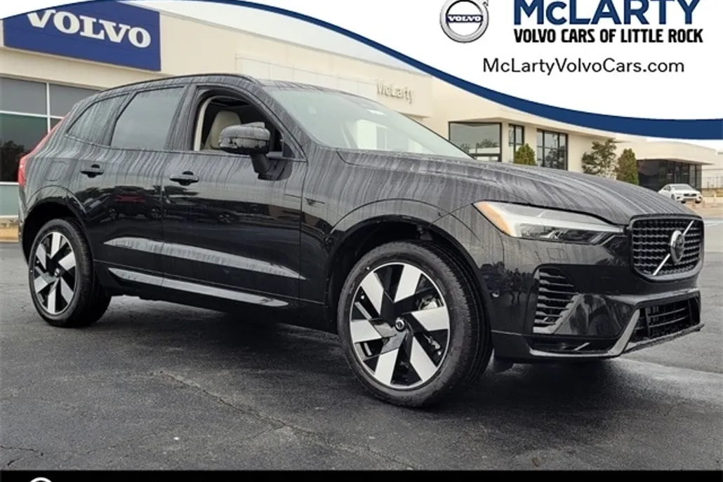 2025 Volvo XC60 T8 Plus photo 1