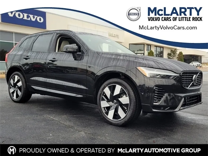 2025 Volvo XC60 T8 Plus photo 1