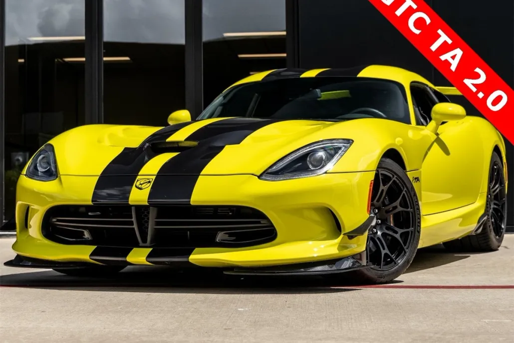 2016 Dodge Viper GTC photo 1