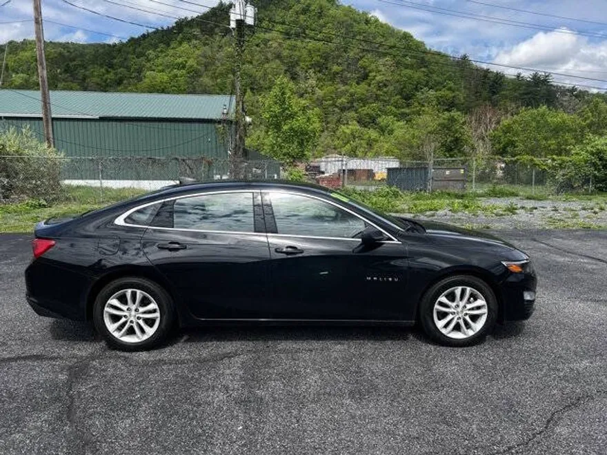 2020 Chevrolet Malibu LS photo 1