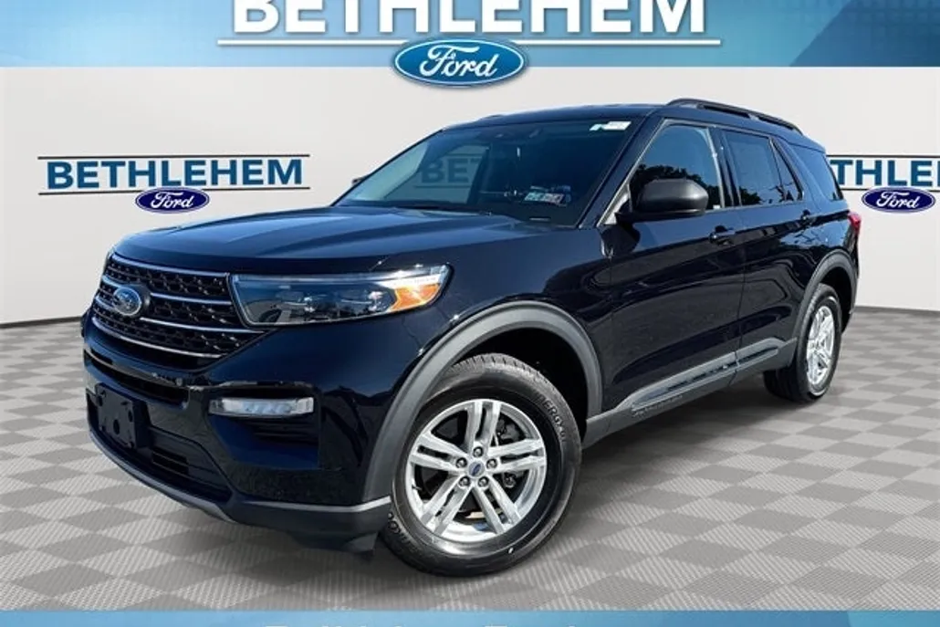2022 Ford Explorer XLT photo 1