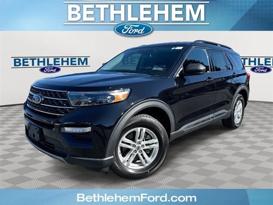2022 Ford Explorer XLT photo 1