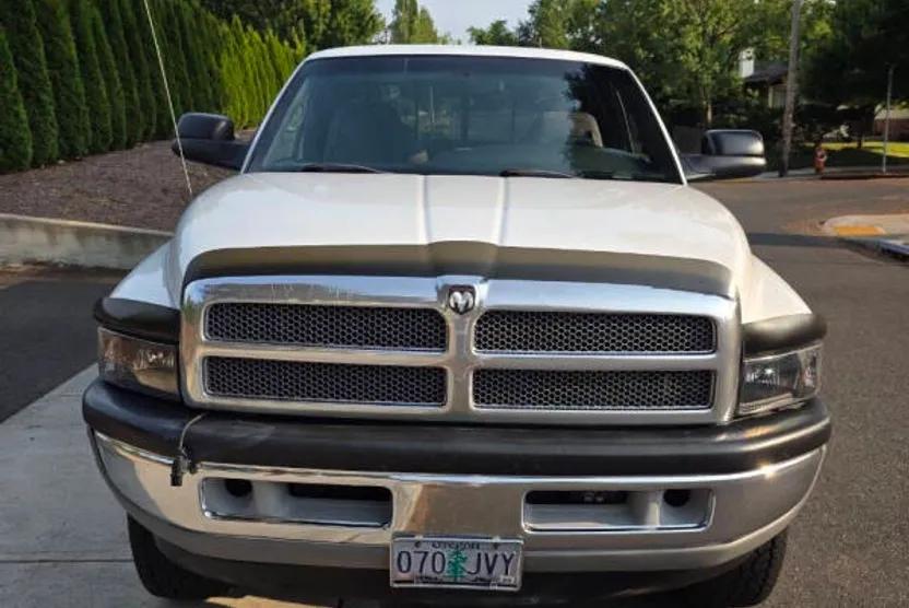 1998 Dodge Ram Laramie SLT photo 1
