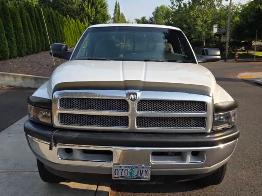1998 Dodge Ram Laramie SLT photo 1