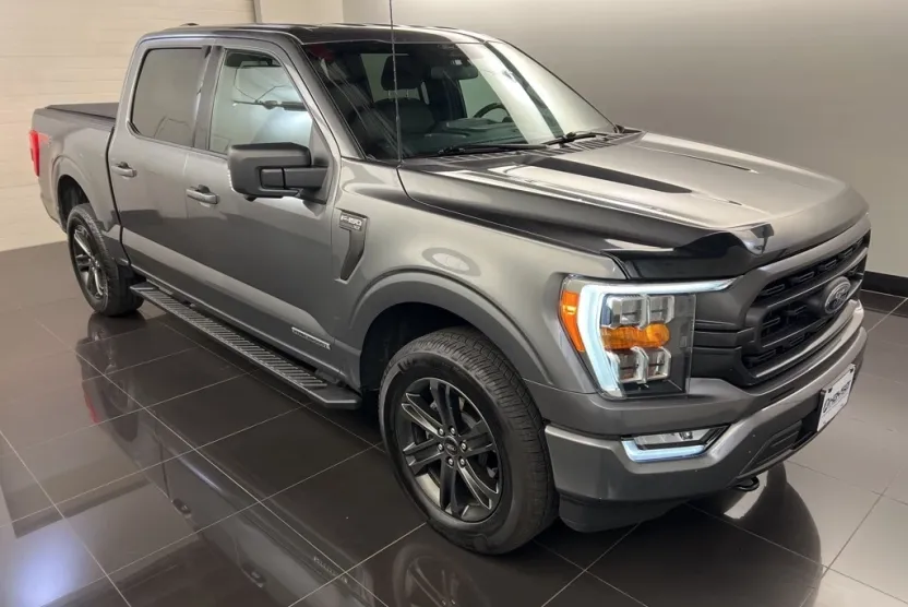 2021 Ford F-150 XLT photo 1