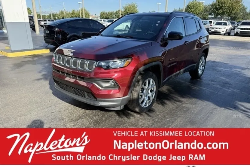 2022 Jeep Compass Latitude Lux photo 1