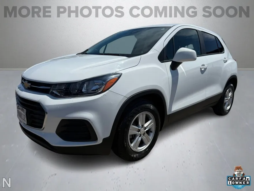2022 Chevrolet Trax LS photo 1