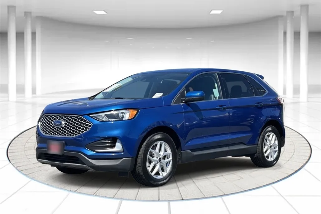 2023 Ford Edge SEL photo 1