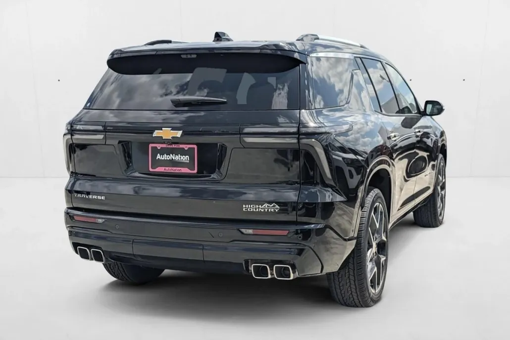 2025 Chevrolet Traverse High Country photo 1