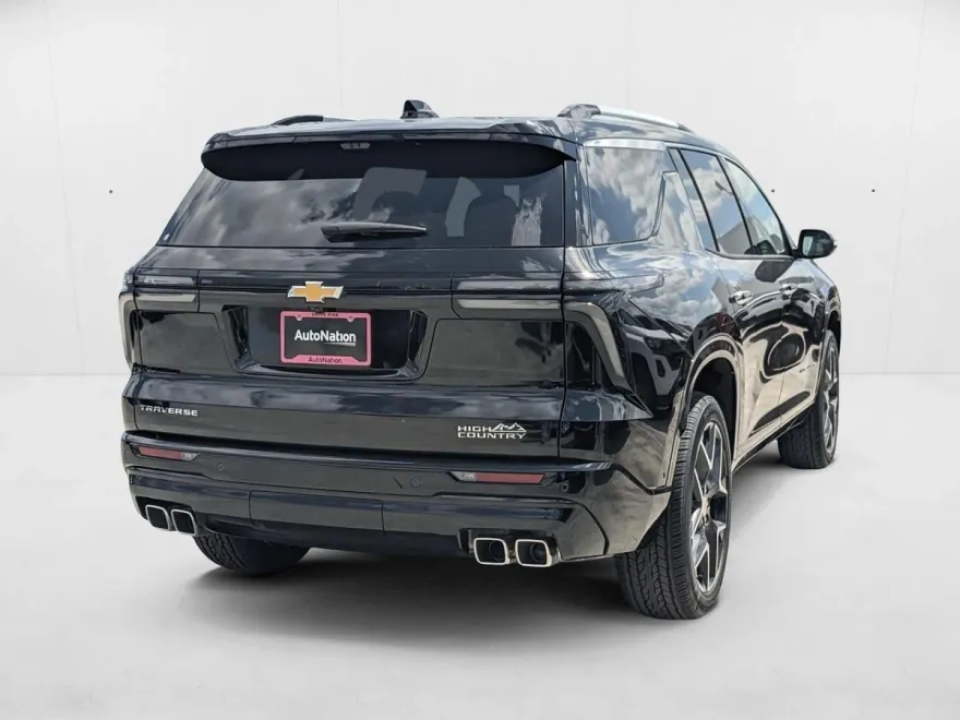 2025 Chevrolet Traverse High Country photo 1