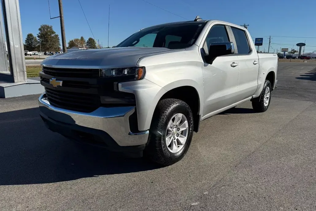 2020 Chevrolet Silverado 1500 LT photo 1