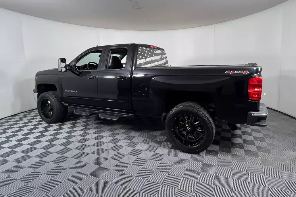 2015 Chevrolet Silverado 1500 LT photo 1