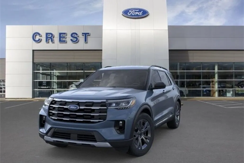 2025 Ford Explorer photo 1