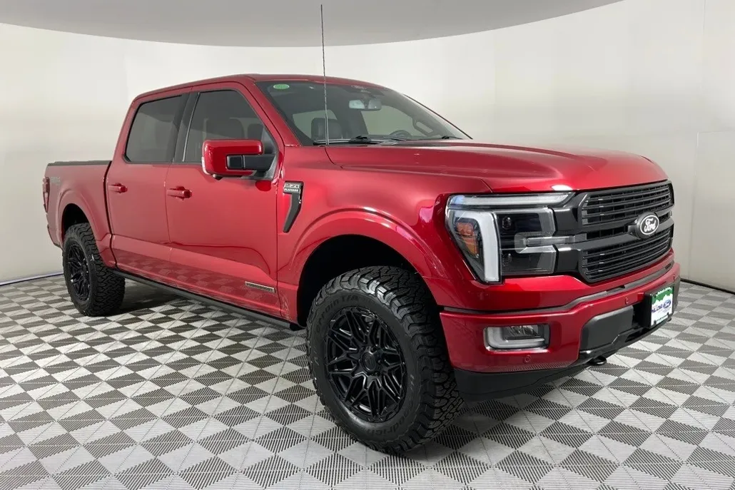 2025 Ford F-150 Platinum photo 1