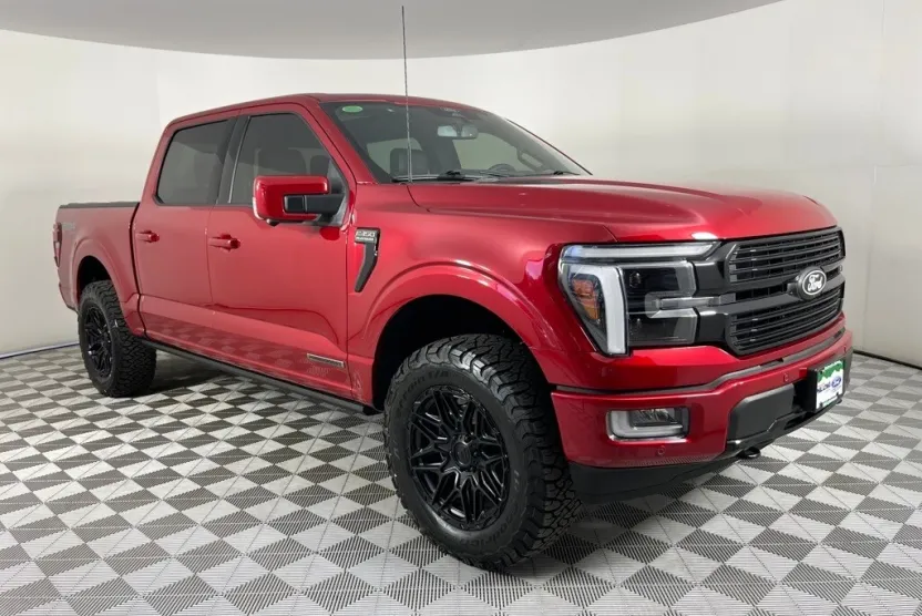 2025 Ford F-150 Platinum photo 1