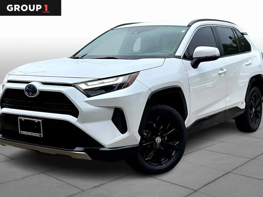 2024 Toyota RAV4 Hybrid SE photo 1