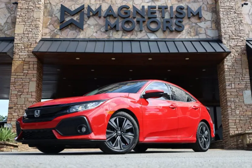 2017 Honda Civic Hatchback EX-L photo 1