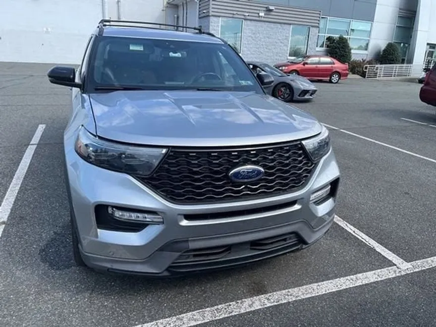 2020 Ford Explorer ST photo 1