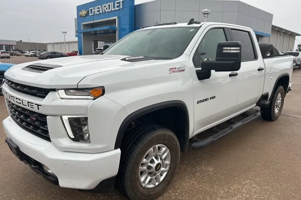 2021 Chevrolet Silverado 2500HD LT photo 1