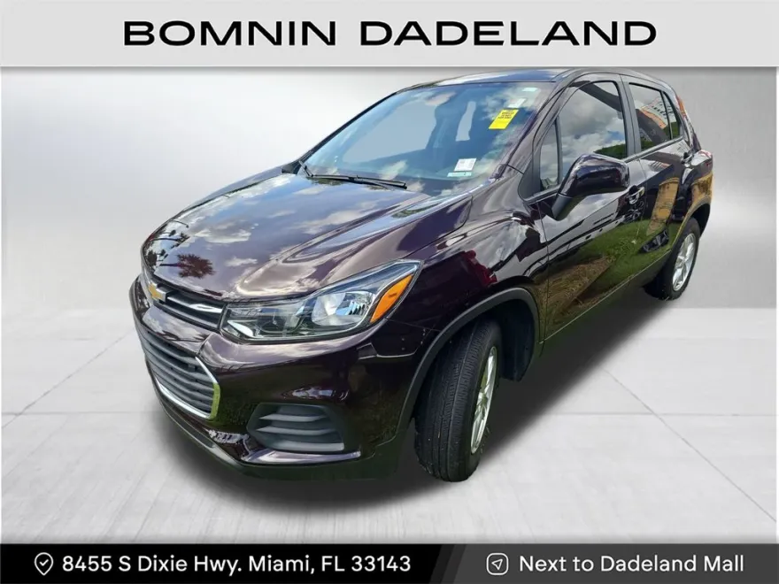 2022 Chevrolet Trax LS photo 1